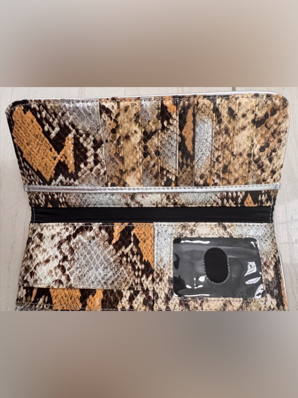 Steve Madden Silver Logo Plate Snake Print Wallet Tan & Brown - Picture 10 of 13